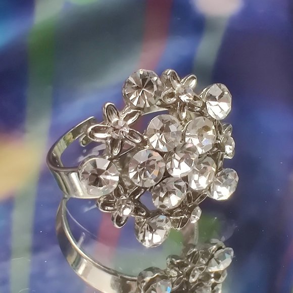 Super Sparkle Rhinestone Statement Ring - Picture 2 of 4